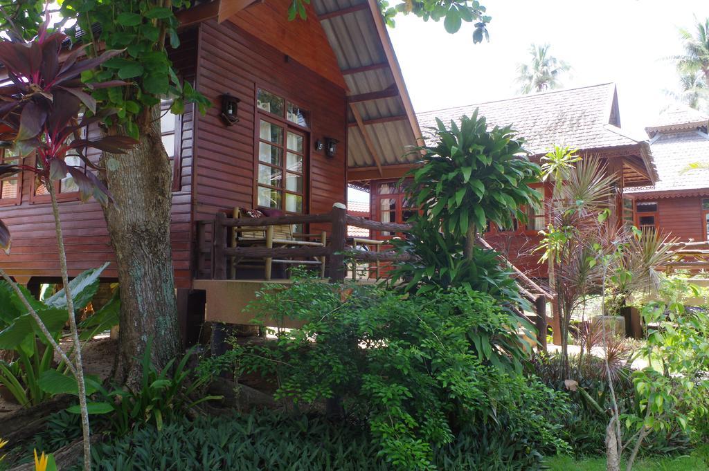 Thai House Beach Resort Koh Lanta Bagian luar foto