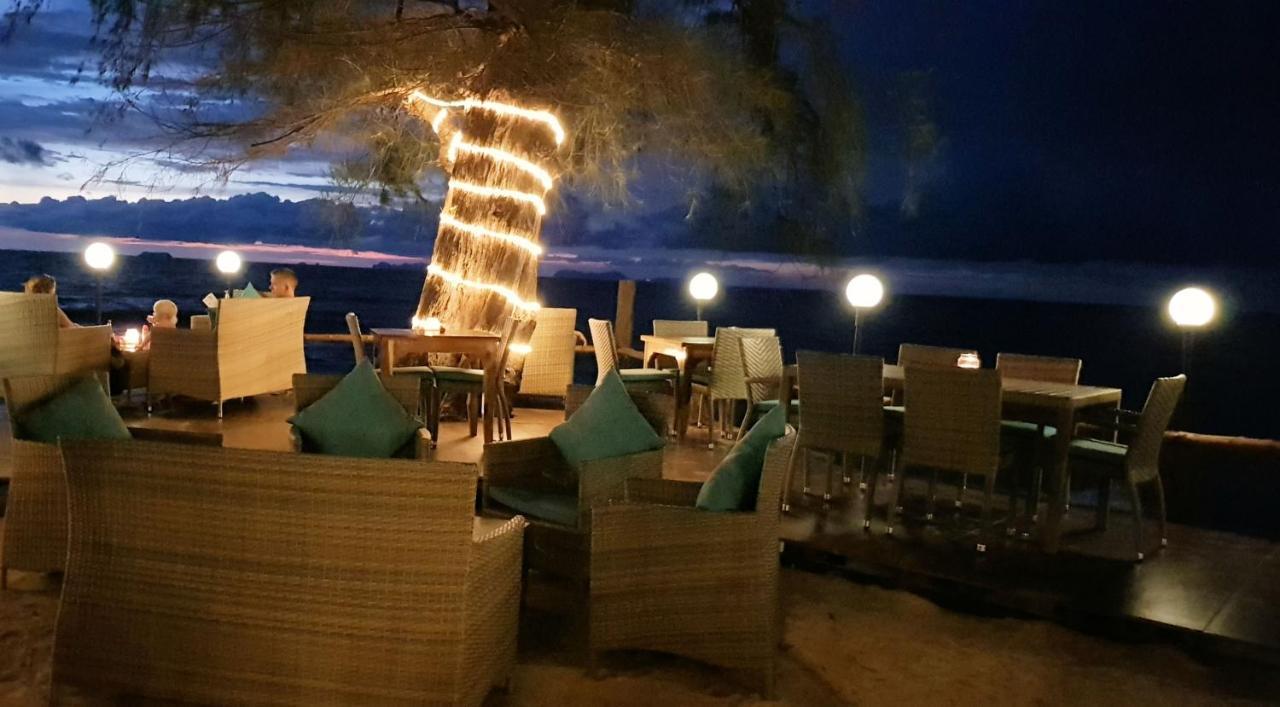 Thai House Beach Resort Koh Lanta Bagian luar foto