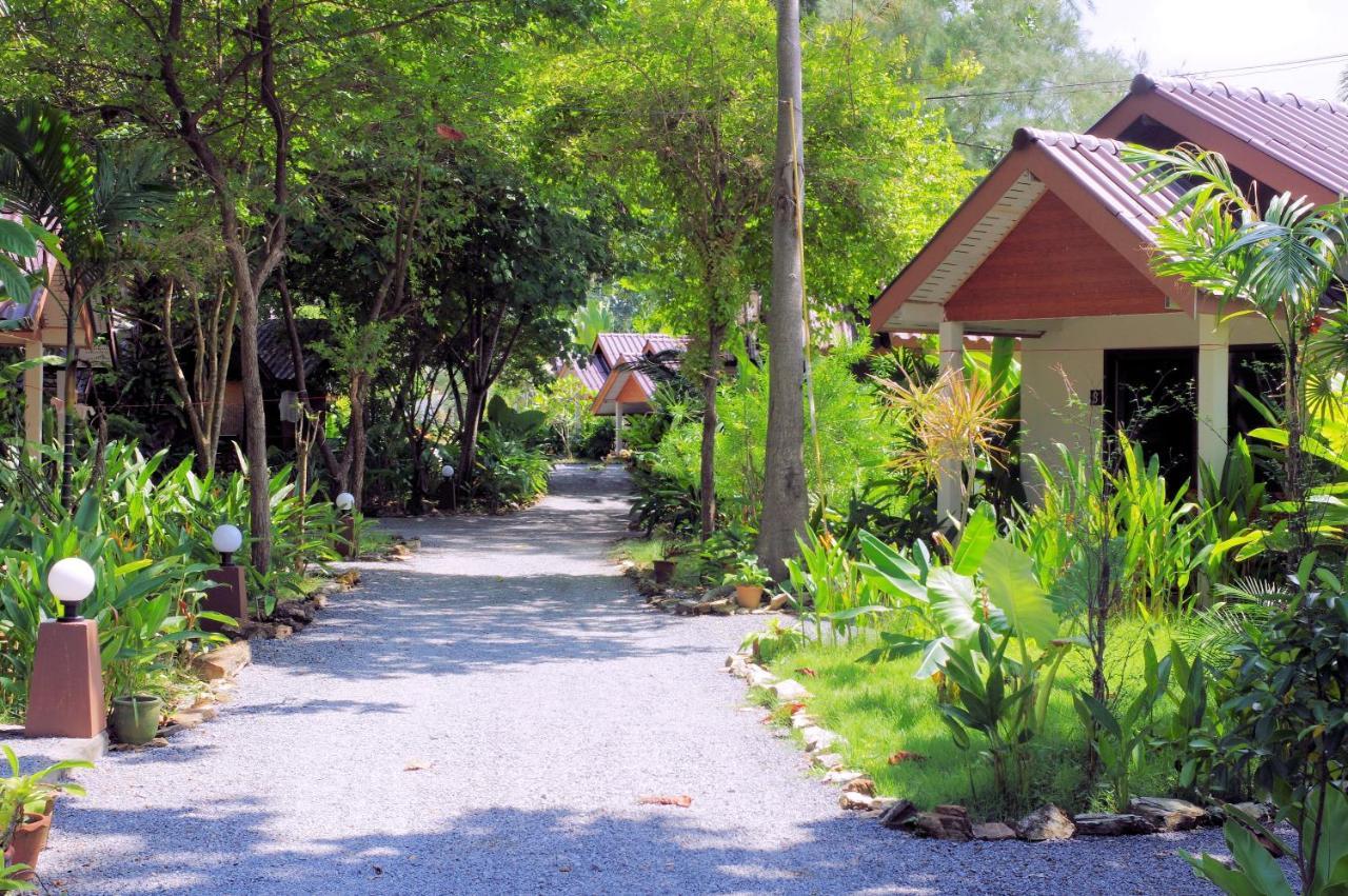Thai House Beach Resort Koh Lanta Bagian luar foto