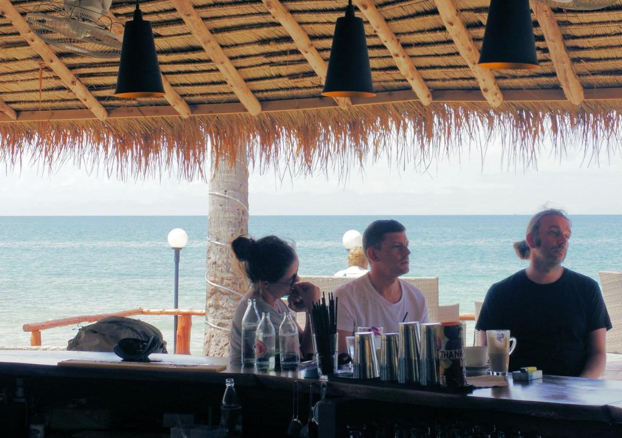 Thai House Beach Resort Koh Lanta Bagian luar foto