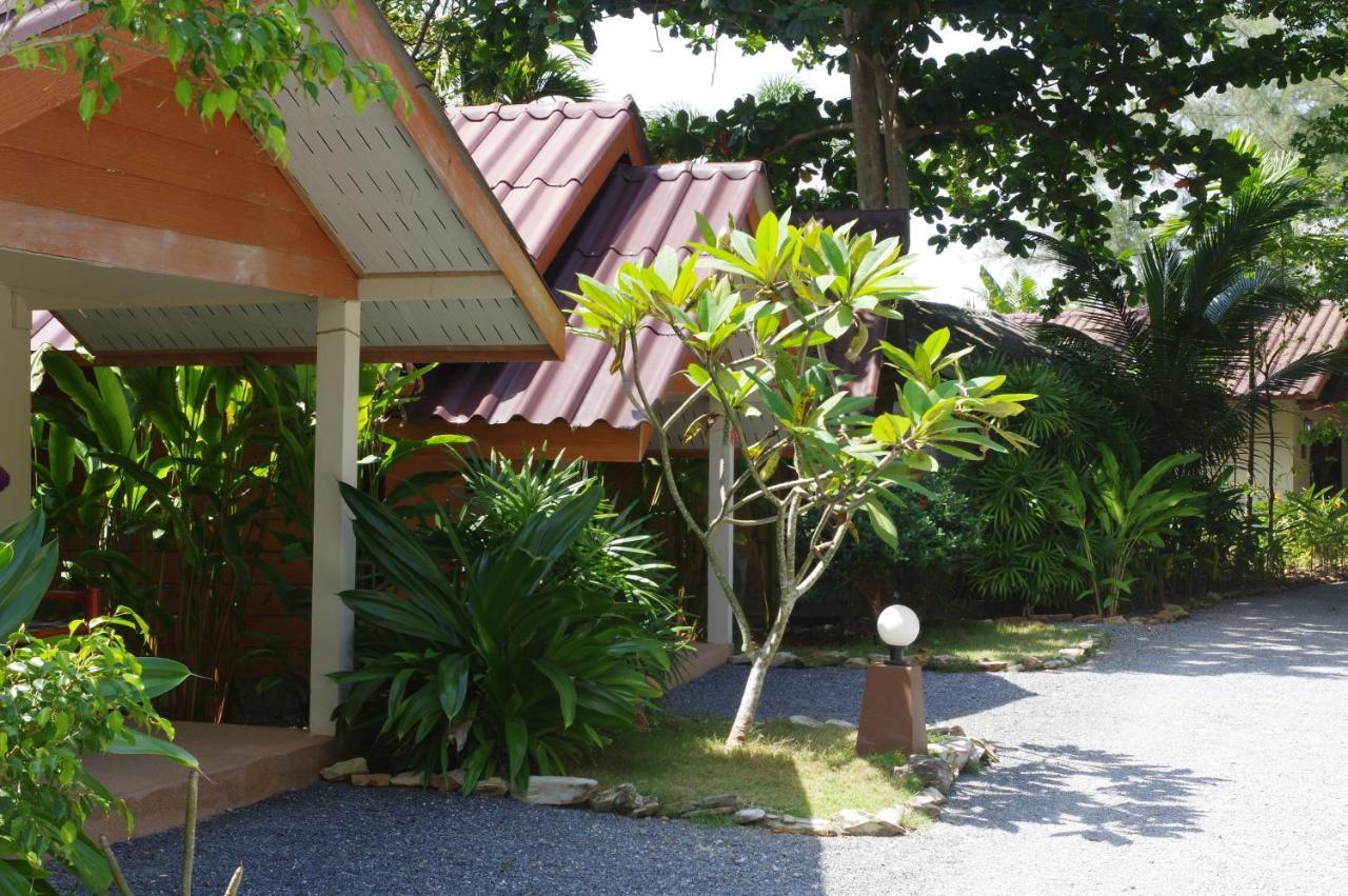 Thai House Beach Resort Koh Lanta Bagian luar foto