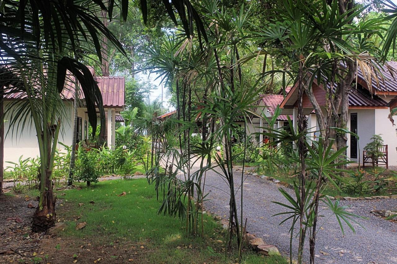 Thai House Beach Resort Koh Lanta Bagian luar foto