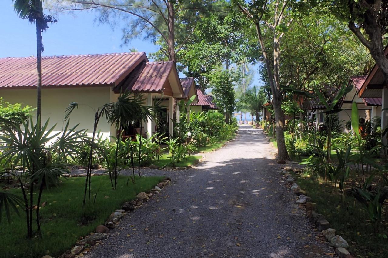 Thai House Beach Resort Koh Lanta Bagian luar foto