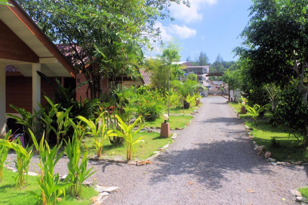 Thai House Beach Resort Koh Lanta Bagian luar foto