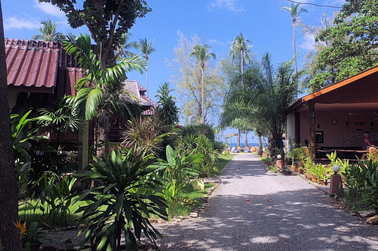 Thai House Beach Resort Koh Lanta Bagian luar foto