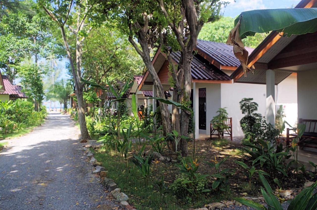 Thai House Beach Resort Koh Lanta Bagian luar foto