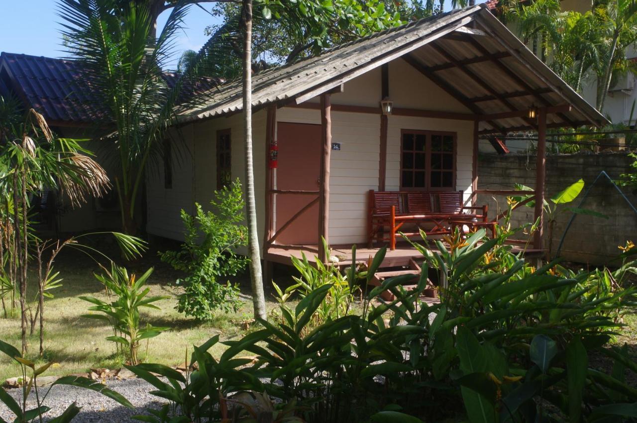 Thai House Beach Resort Koh Lanta Bagian luar foto