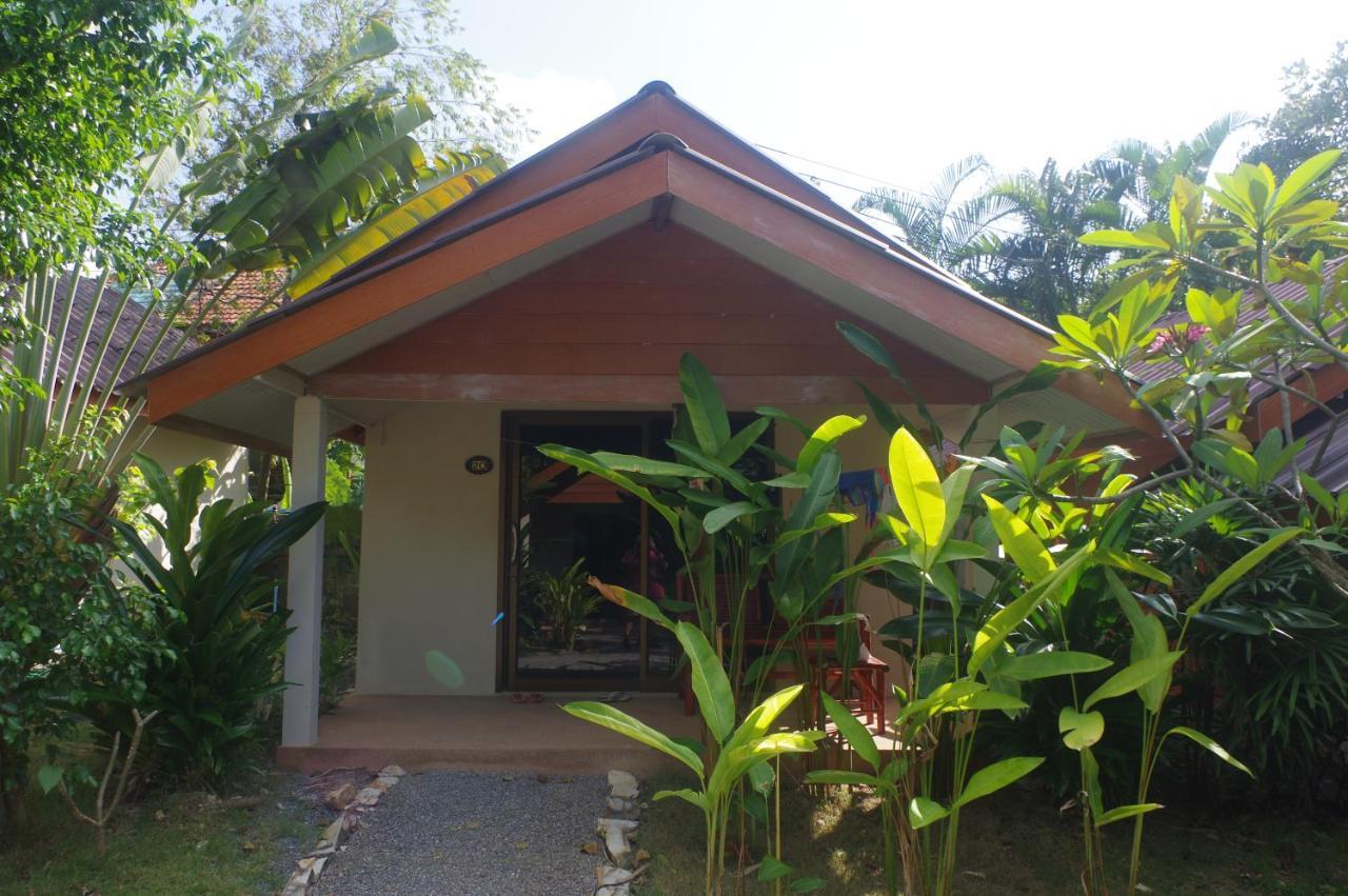 Thai House Beach Resort Koh Lanta Bagian luar foto